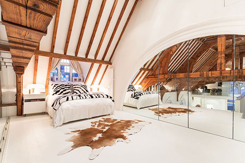 Slaapkamer in een voormalige kerk Slaapkamer in een voormalige kerk