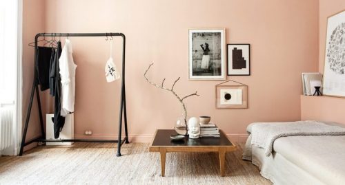 Slaapkamer woonkamer combi in een klein eenkamerappartement van 23m2 Slaapkamer woonkamer combi in een klein eenkamerappartement van 23m2