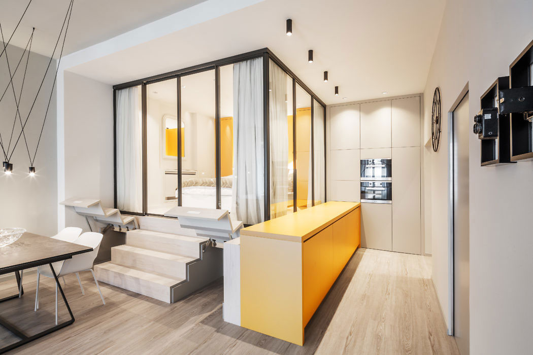 Splitlevel slaapkamer met glazen wanden Splitlevel slaapkamer met glazen wanden