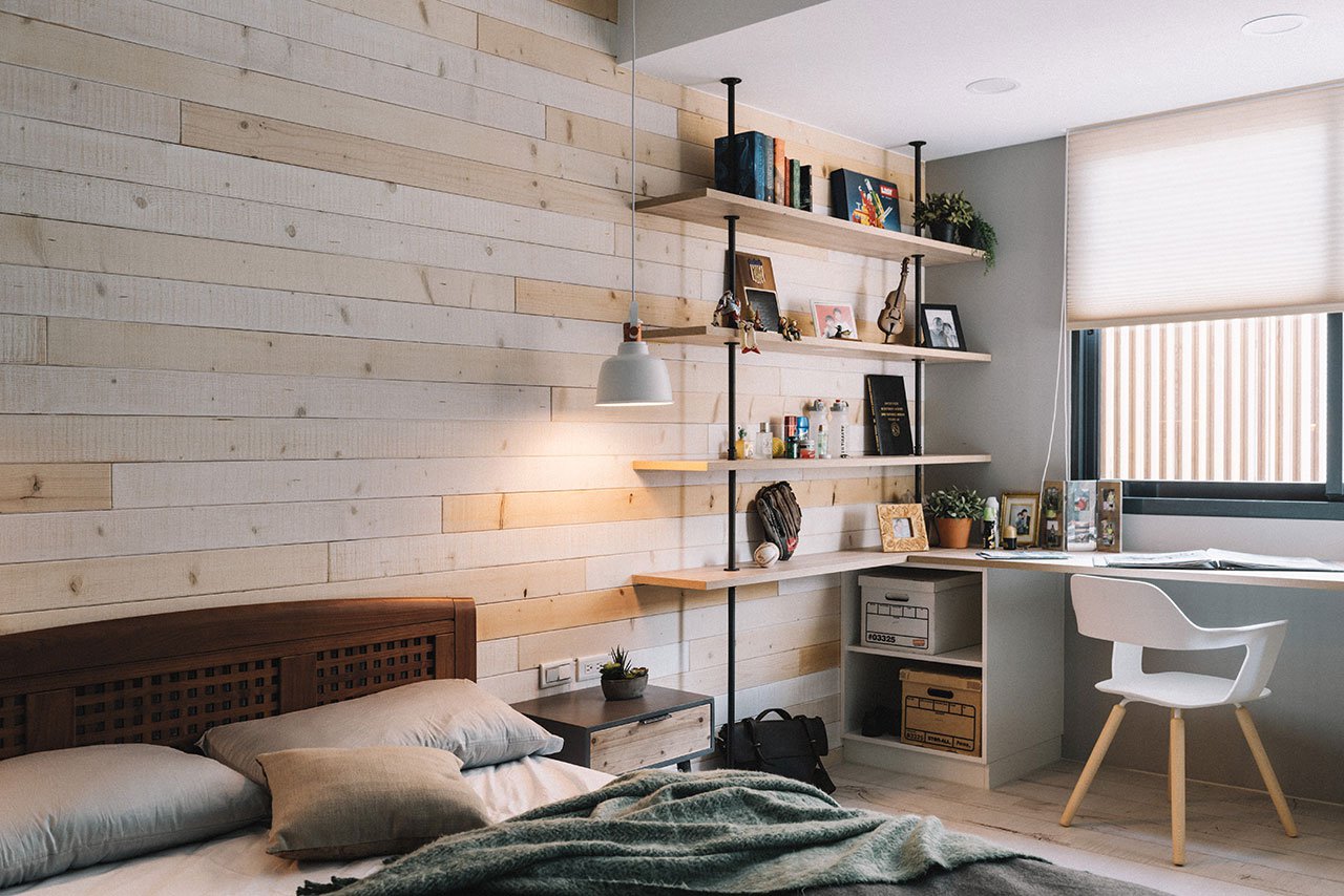 Stoere ruime slaapkamer met werkplek Stoere ruime slaapkamer met werkplek