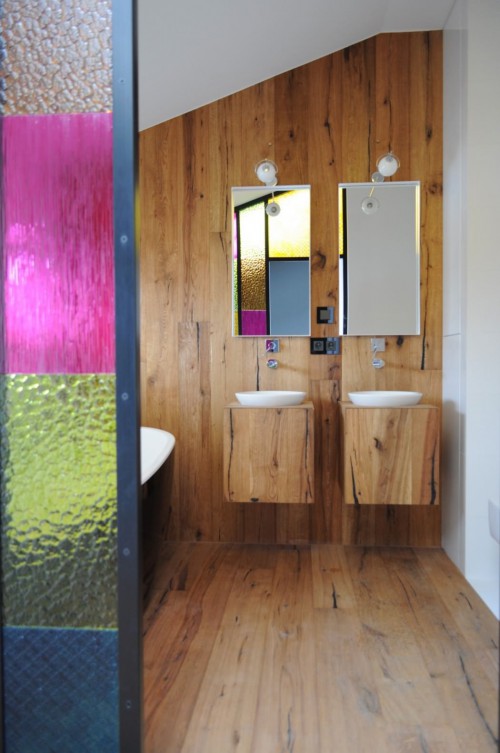 Stoere slaapkamer met open compacte badkamer Stoere slaapkamer met open compacte badkamer