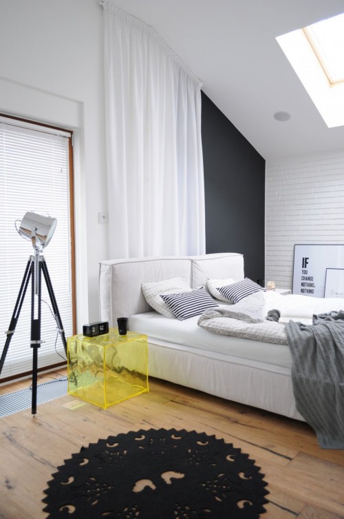 Stoere slaapkamer met open compacte badkamer Stoere slaapkamer met open compacte badkamer