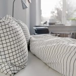 Verkoopstyling met leuke accessoires in Scandinavische slaapkamer