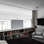 Vide slaapkamer in een Scandinavisch appartement