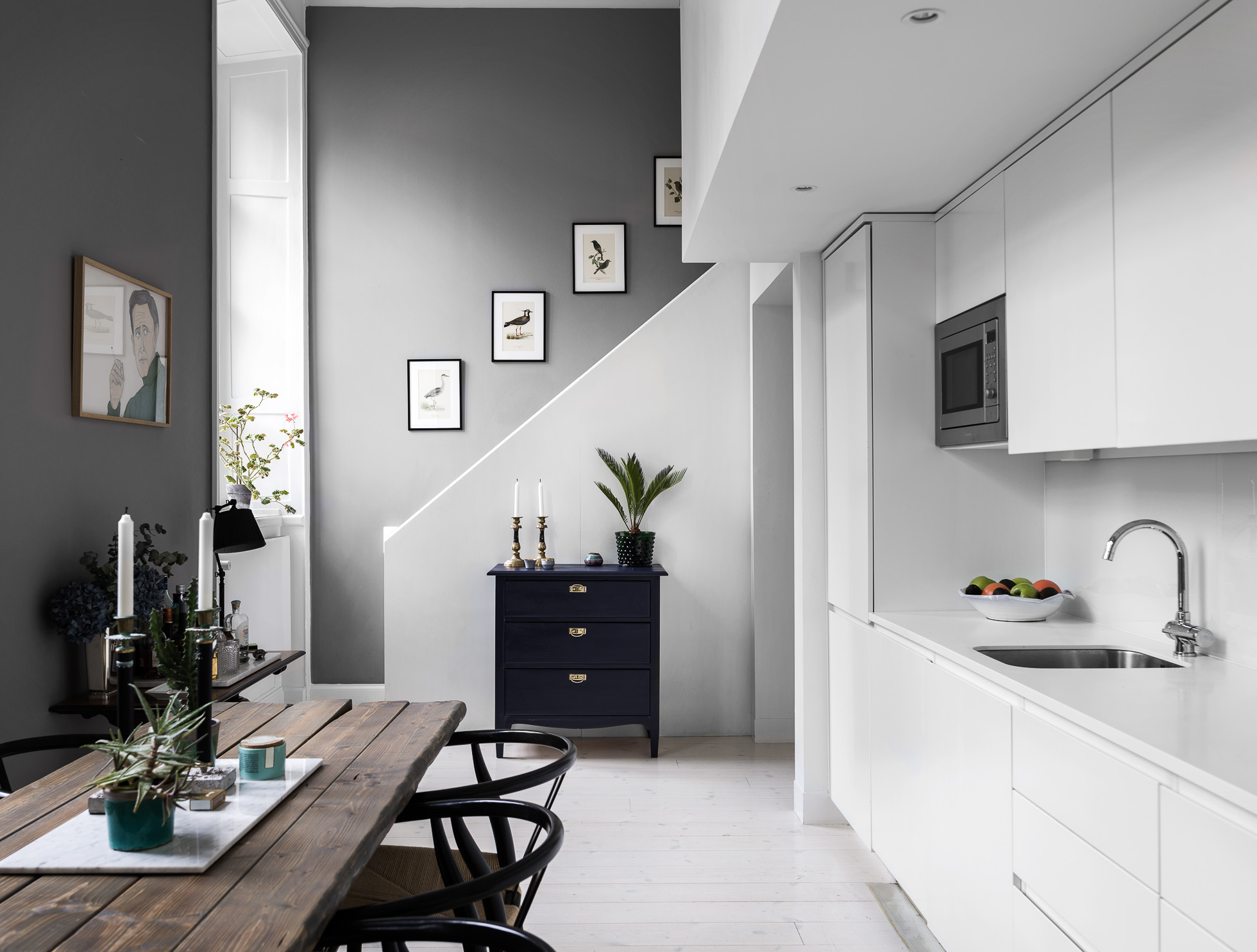 Vide slaapkamer in een Scandinavisch appartement Vide slaapkamer in een Scandinavisch appartement