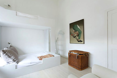 Witte minimalistische kinderkamer Witte minimalistische kinderkamer