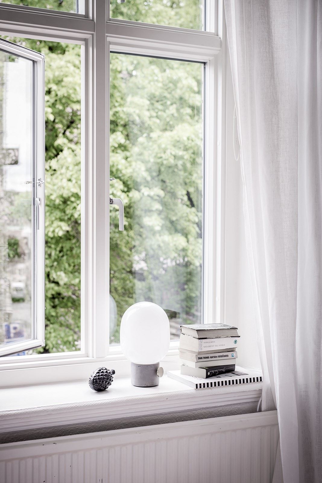 Zweedse slaapkamer met een romantische sfeer Zweedse slaapkamer met een romantische sfeer